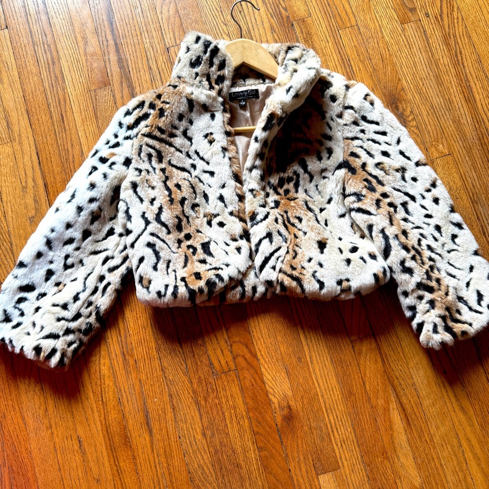 Leopard Print Faux fur crop jacket ❤️